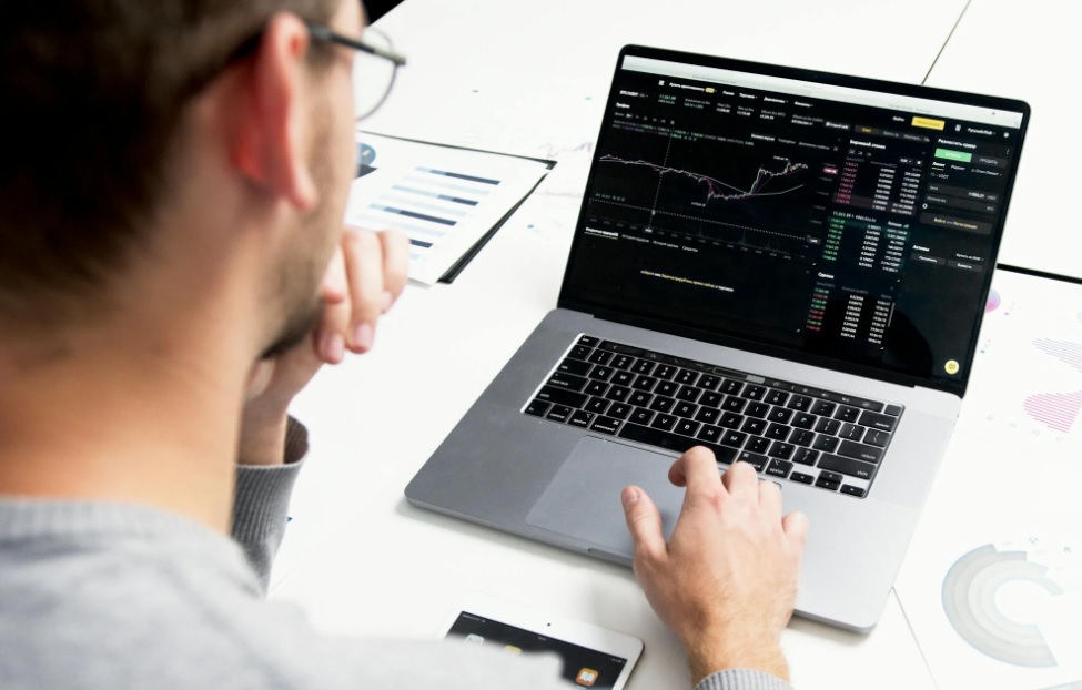 Kryptowährungen einfach und effektiv handeln – Mit Botologix Invest