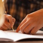 Wie lernt man, schöne Gedichte zu schreiben? – Formeln, Startzeilen und Wortschätze