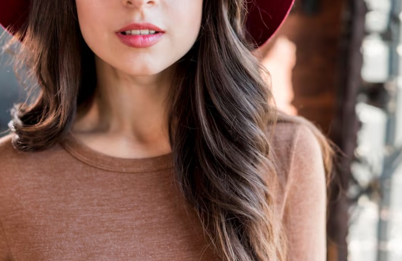 Strähnchen für braune Haare, Natürliche Highlights mit Tiefe und Eleganz